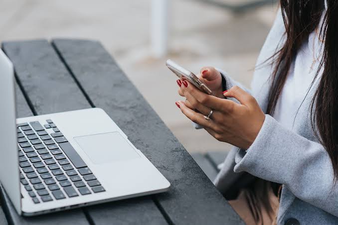 Keuntungan absensi berbasis web untuk perusahaan